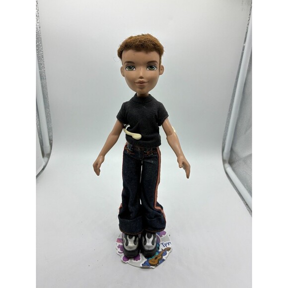 Bratz Boyz Cameron Doll with Black T-Shirt, Jeans, and Silver Boots - Picture 1 of 4